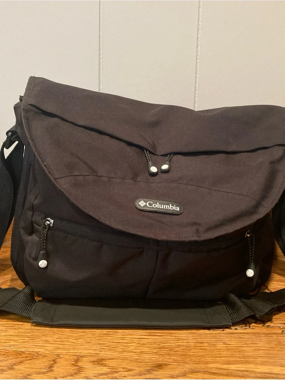 Columbia Diaper/Messenger Bag Nylon Black Neutral Padded Strap Insulated Pocket